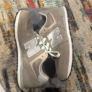 574 new balance size 6 grade school